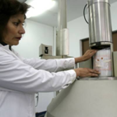 IPEN suscribe Convenio con el Instituto Nacional de Salud del Ni&ntilde;o