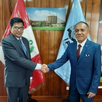 IPEN recibe la visita protocolar del embajador de la India en el Perú